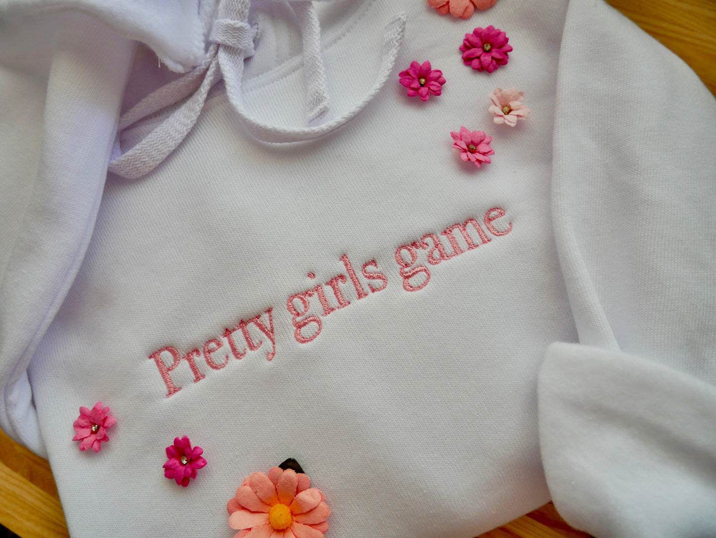 Pretty Girls Game l Gaming Cropped Hoodie l Gifts for Gamers l Kawaii Sweater l Gamer Girl Sweater l Gaming Sweatshirt l Video Game Hoodie - SimpleCreationzCo